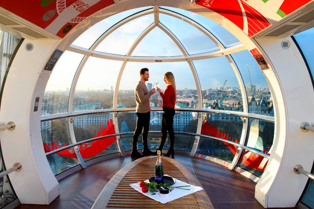 A photo of the London Eye Champagne Experience.